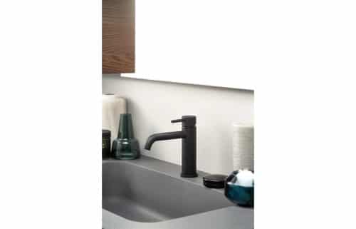 Vema Maira Floor Standing Bath Filler - Matt Black - Image 3